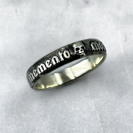 Memento mori ring, skull ring, jewel thief brighton, gold ring