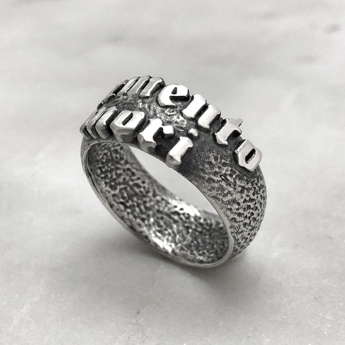 Medium Memento Mori Silver Ring