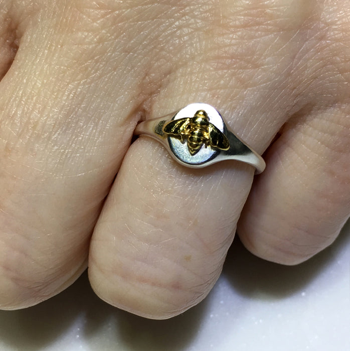 bee signet ring jewel thief Brighton